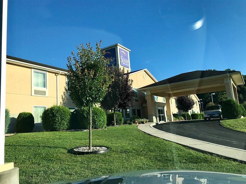 Quality Inn & Suites Chambersburg Exterior photo