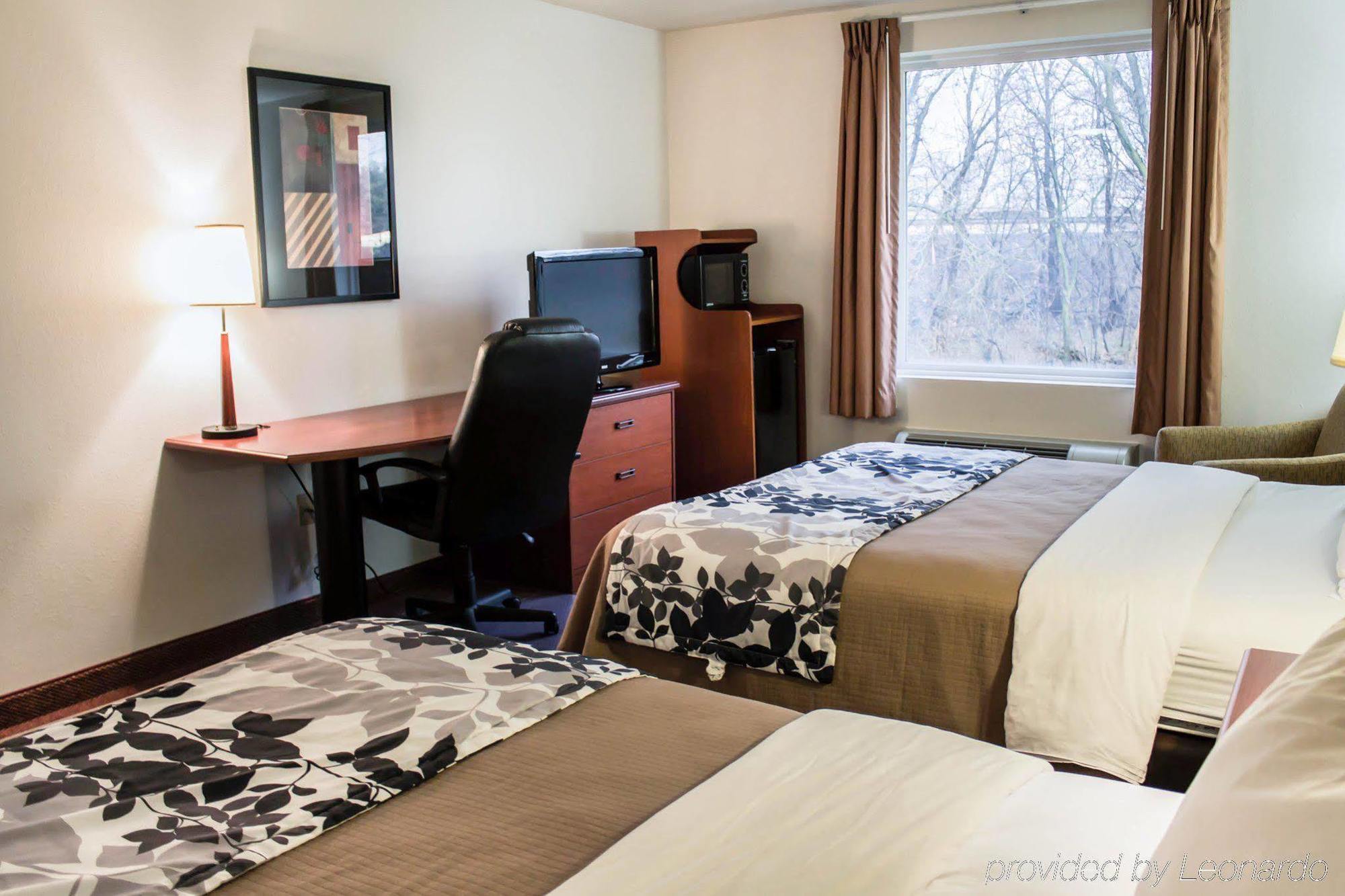 Quality Inn & Suites Chambersburg Exterior photo