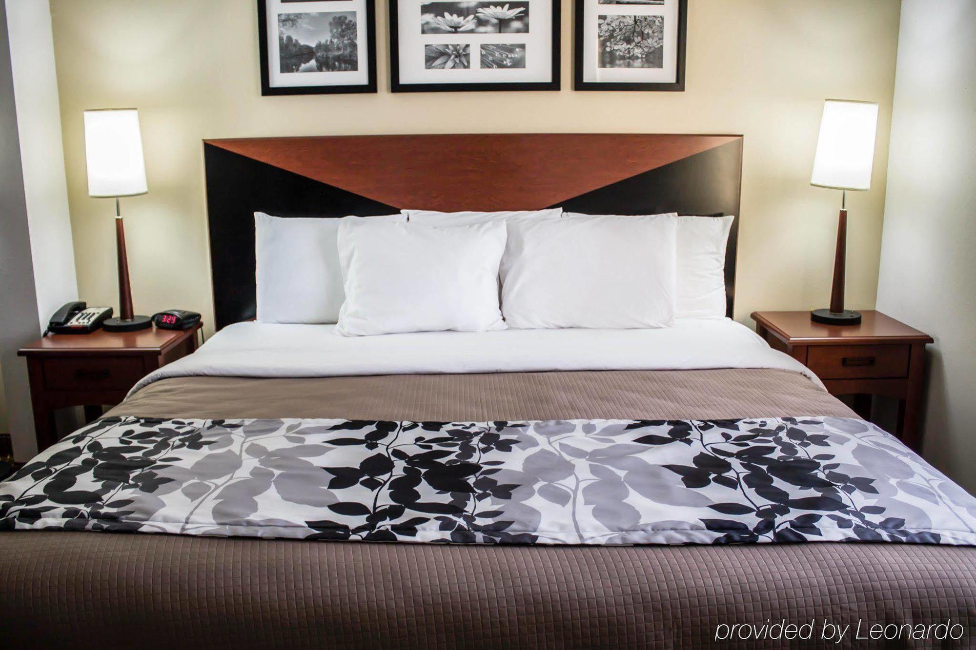Quality Inn & Suites Chambersburg Exterior photo